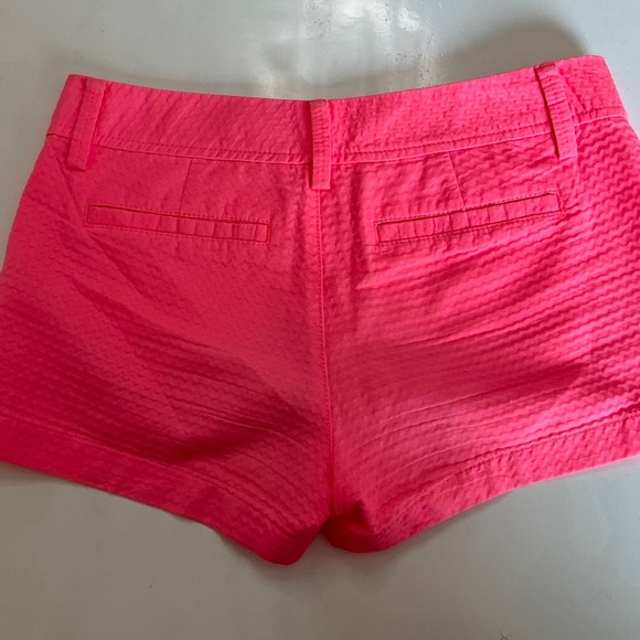Lilly Pulitzer Hot Pink Callahan shorts size 2 - Picture 3 of 3
